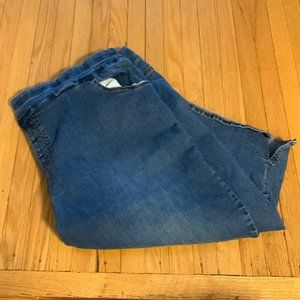 D/C Denim Pull up Capri Pants Size 5